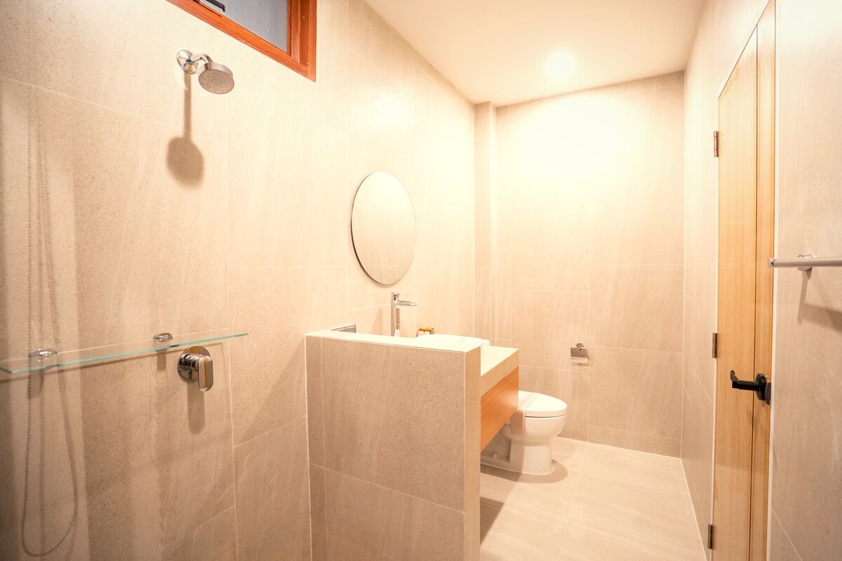 En-suite bathroom